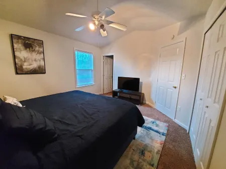 3 Bdr TH Near Historic District Fredericksburg Downtown