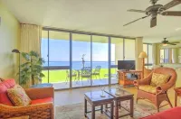 OCEANFRONT Ground Floor 2bd/2ba Unit with Amazing Ocean Views & A/C
