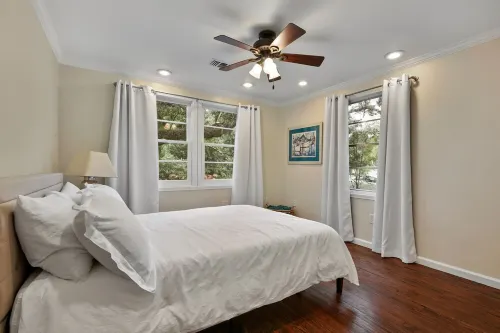 Cozy 2-bedroom cottage near Bay Saint Louis Harbor