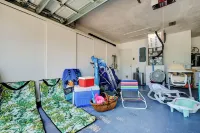 Screened-In Heated Pool and 5 min from the beach. Child friendly.