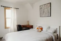 Cozy 2BR Mid Modern home in the Heart of Chisholm MN, homey, vintage stay.