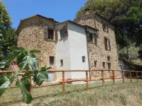 Villa Mulinello, secluded, panoramic view over Montepulciano valley.