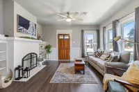 Downtown Gem near Silos, Baylor, Cameron Park... 웨이코 호텔