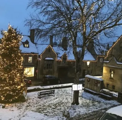 Stunning Interior designed cottage Hotels in Chipping Campden