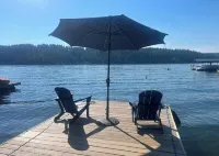 Waterfront Cabin~Private Beach with Dock~Kayaks~Lakeside Deck~Great Fishing!!