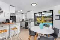 "La Casa Delmar" Heated Pool! Close to Beaches and 5th Ave.