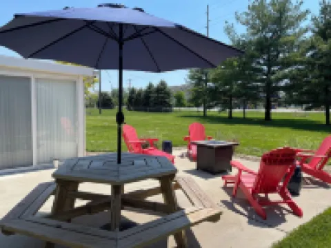 Huron Lake House Getaway at Old Homestead Beach = Beach & Chill Hoteles en Municipio de Huron