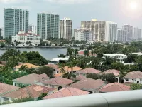 Incredible apartment overlooking the intracoast. Parking included