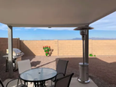 Private, 3 bd/2ba, backyard views