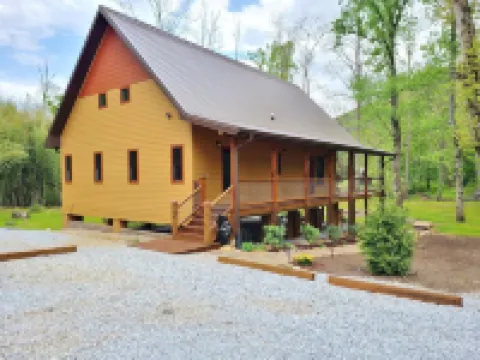 Amazing RIVERFRONT Cabin.