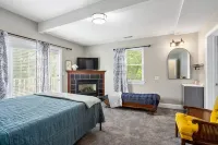 Big Blue on QQ - 5 Br House Near the Chain of Lakes Hotel dekat Timber Creek Gift Shop
