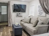 Entire Cottage - Starkville - Conveniently Located Hotels in Starkville