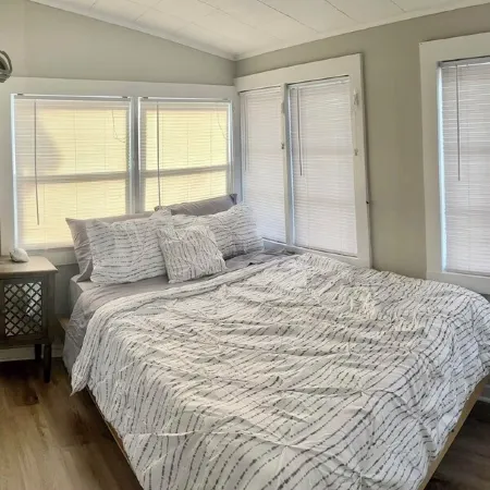 Cape Cod Style on Grand Lake - Romantic Honeymoon Cottage w/ Hot tub #11