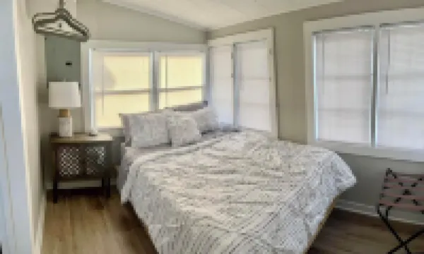 Cape Cod Style on Grand Lake - Romantic Honeymoon Cottage w/ Hot tub #11