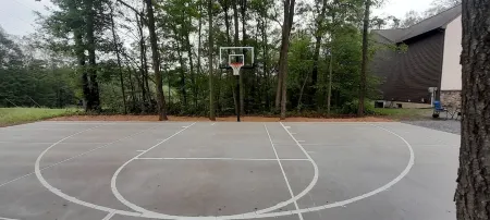 Quiet mountain home in Juniata County Отели в г. Juniata County