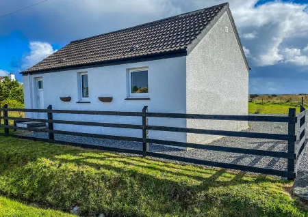 Peninsula Cottage near Stornoway/Pet friendly Отели рядом с достопримечательностью «Батт оф Льюис Лайтхаус»