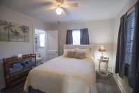 Cozy get-away within walking distances to bars, restaurants and the water front!