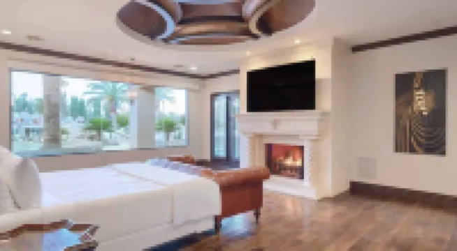 7Br Luxury Oasis w/ Relaxing Lazy River, Basketball, Full Gym & Private Theater