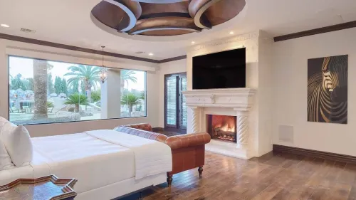 Private Paradise with Lazy River, Guest House & Movie-Worthy Views
