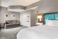 Hampton Inn by Hilton London Hotels in der Nähe von Sunglass Hut