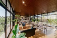 Spacio Caliraya Bed & Breakfast