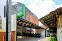 Urbanview Hotel Subali Purwokerto Hotels in Purwokerto