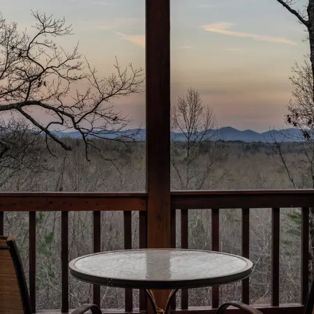Mountain views~Near the River~Playground~Pet Friendly!