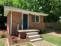 Private Tiny Guest House Near Downtown - Kitchens