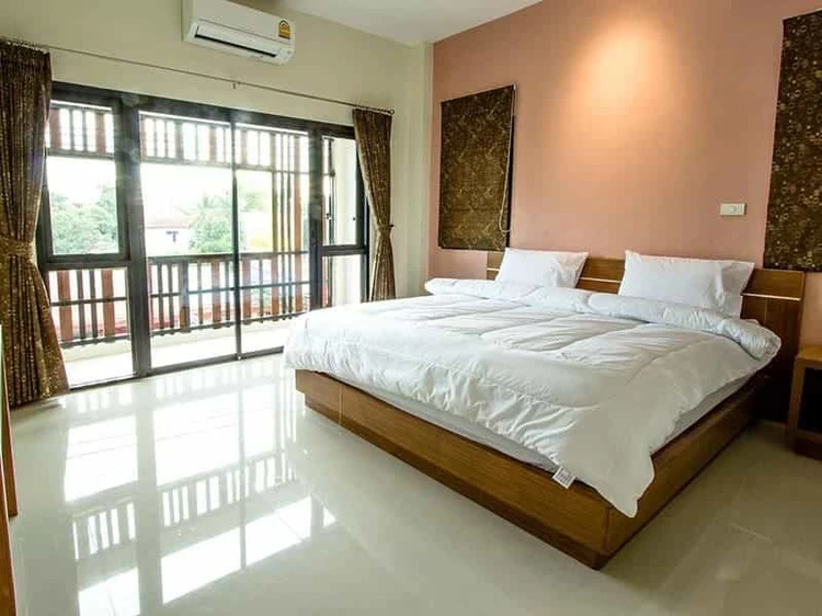 รูปภาพของบุญทวีบูธีคโฮม