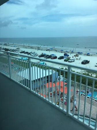 Amazing! Direct Oceanfront Condo - Coconut Palms Beach Resort II* Special Rates* Отели рядом с достопримечательностью «Marine Discovery Center»