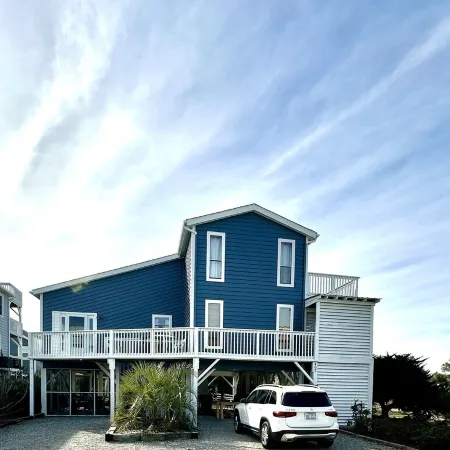 Pelican Hub, a beach house in beautiful Sunset Beach, 1 block from beach access!