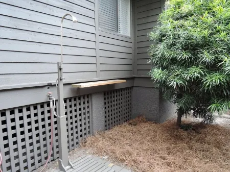 STEPS from the beach Remodeled Kitchen & Master Bath!
