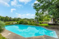 Secluded, stunning 🌊water views 1 mi from beach🏝️☀️ - Private Pools
