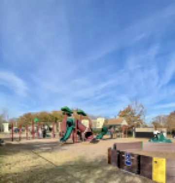 Cape Escape-Short Walk to Beach, Pet Friendly, Fenced Yard & Optional GC Rental