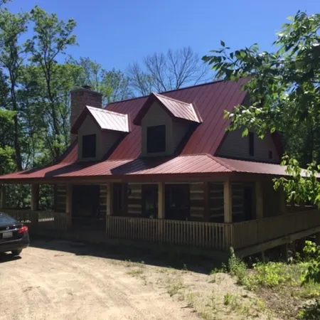 Cabin With Modern Kitchen, Fireplace, Porch! 20% weekly discount Feb-Apr!