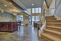 Family friendly 3 bdrm, hot tub, close to Canyons Village, interior designed