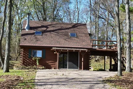 Log Cabin at Lake Koshkonong - “The Overlook”