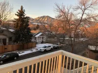 Boulder Artist Home  Mountain Views  Garden  Pet-Friendly