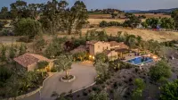 Five en-suite home just a few minutes from downtown Paso Robles