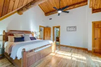 5 Bed 5 Bath Luxury Nashville Lodge! Pickleball Game Rm Sauna Fire Pit & Hot-Tub