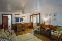 Mermaid Cottage Priv Heated Pool!  4th Night Free September and October!