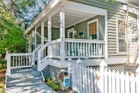 Bald Head Island Family Retreat with private pool, BHI & Shoals! - ビーチサイド