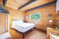 Large Rustic Cozy Cabin