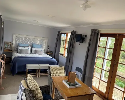 The Studio at historic farm - Farm stay in Sassafras, Australia Hotel di Devonport