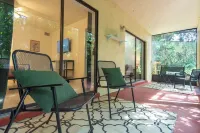 Private Tropical Beach Oasis - Aloe