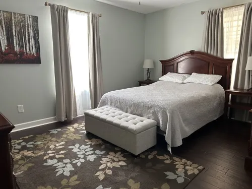 Tastefully decorated French Country Cottage on a horse farm with RV/Boat hookup