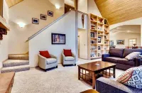 Spacious Home, 2 Living Areas, Jacuzzi Hot Tub, Mountain Views, & Close to Town! - 마운틴 뷰