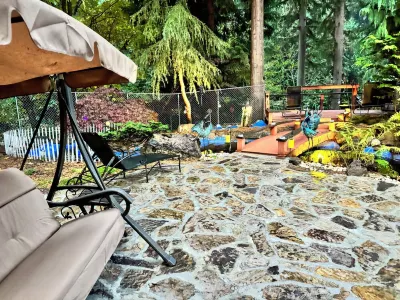3D Forest Garden Suite @3D Forest Retreat w/Hot Tub, Sauna, GameRoom & BBQ Grill Hotels near Seattle Premium Outlets