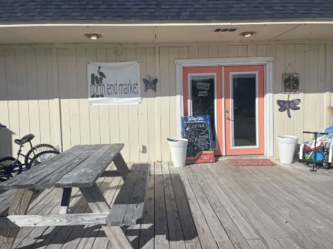 Waterfront Island View. Close to Everything & Camp Lejuene. Low Rates & Discount