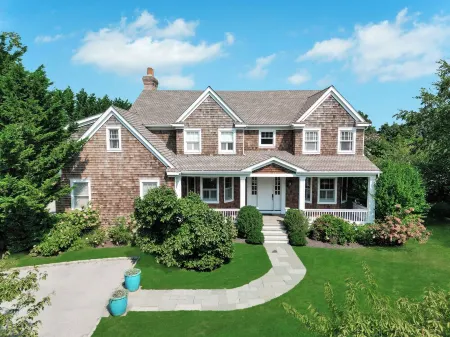 6 Bedroom Bridgehampton Estate, Private Tennis, Minutes from Ocean Beaches